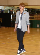 高清图：JYJ俊秀《莫扎特》彩排 全情投入卖力演出