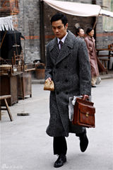 组图：《滚滚红尘》郑嘉颖演地下党造型百变