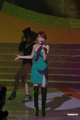 组图：容祖儿林峰为慈善开唱 高海宁性感吸眼球