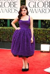 高清组图：阿芮尔-温特紫色礼服演绎美艳萝莉