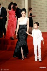 幻灯图：上海电影节星光闪耀 赵薇张柏芝辣妈吸睛