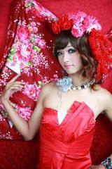 组图：台湾伪娘模特想成女人 写真娇媚如花绽放