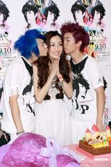 组图：王子小杰办音乐会 范玮琪到场力挺