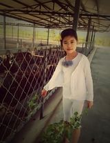 组图：46岁程琳7岁养女生活照曝光