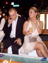 组图：滨崎步与小10岁美国未婚夫恩爱照疑曝光