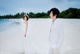 组图：刘芸郑钧唯美婚纱照曝光 海边浪漫相拥