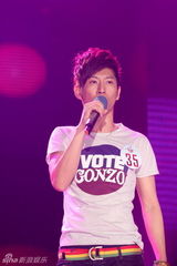 幻灯组图：快男300强突围赛首场 9位选手晋级60强