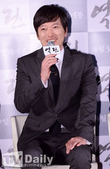 组图：玄彬携《逆鳞》复出 花美男渐消瘦