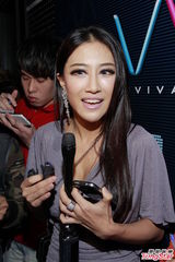 组图：张暖雅无功不受禄 罗彩玲不愿提陈伟成