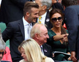 组图：贝克汉姆夫妇观战温网男单决赛