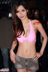 高清组图：女星齐集比基尼派对 众嫩模争妍斗丽