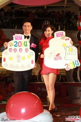 组图：陈豪称爱妻发烧入院 佘诗曼吴卓羲不来电