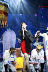 组图：蒋欣秀唱功演绎《后宫甄嬛传》主题曲