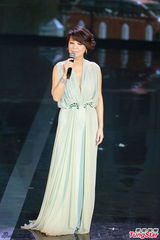 组图：金燕玲上台介绍金像奖入围最佳电影