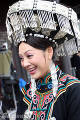 幻灯图集：宁静再演女政治家 自称是贵州女孩败类