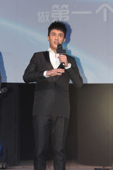 组图：杜淳开启型男魅力之旅 期待体验太空游