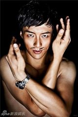 组图：杨金承跻身时尚新宠 诠释欲望都市男人帮