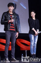 组图：李民基金高恩宣传新片《Monster》