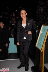 组图：歌神张学友童心未泯 大玩旋转木马兴致颇高