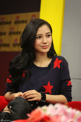 高清图：刘若英桂纶镁Angelababy聊《全球热恋》