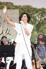 组图：张芸京新造型女人味 传与小煜暧昧粉丝心碎