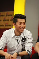 组图：《圣诞玫瑰》做客 桂纶镁邀张震演色魔