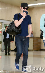 组图：SJM与CNBLUE结束中国行返韩倦容满面