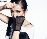 组图：李冰冰登《大周末》封面 从小有武侠情结