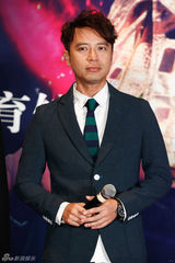 组图：左麟右李十周年北京开唱 被授劳模称号