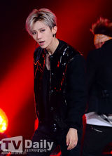 组图：missA与FT等《The Show》现场卖力演出