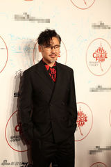 组图：《对不起》亮相纽约 赵薇调侃“美国梦”