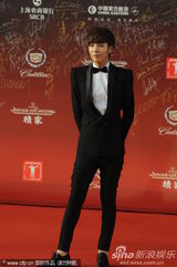 组图：韩国男星鲁敏宇帅气有型