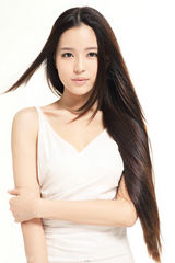 组图：温心纯爱梦幻写真 洁白婉约长裙秀清新