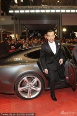 组图：《白日焰火》廖凡西装革履显帅气