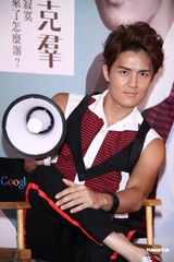 组图：吴克群承认与阿娇合作 盼媒体勿二度伤害她