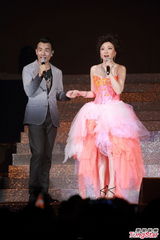 组图:单紫宁个唱纪念邓丽君 关礼杰李国祥捧场