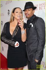 组图：玛丽亚吊绷带秀乳沟 与老公亲密走红毯