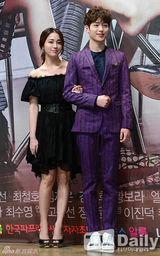 组图：《单身女》发布 李秉宪美娇妻演失婚女