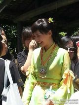 粉丝探班拍郑爽近照 神似唐嫣加金莎(图)