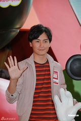 组图：郑元畅自曝去年曾拍拖 为女粉丝按摩