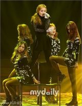 组图：鸟叔获首尔歌谣大奖最高奖 全场起立鼓掌