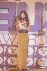 组图：中韩明星齐聚搜寻人气大奖颁奖礼  