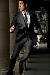 组图：李治廷巴黎街头浪漫演绎动感时尚