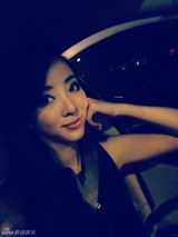 组图：李思思生活照曝光 一改春晚范儿变萌少女