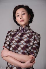 组图：《延安爱情》热播 殷桃旗袍装演绎时尚大片