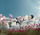 组图：戴佩妮封街拍摄MV 车祸逼真引路人报警