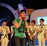 幻灯图：张晓晨《胜利百分百》挑战点球 酷爽游戏王