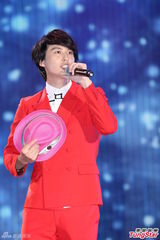 组图：严爵挑战唱跳险破音 林俊杰压轴热舞