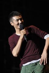 高清图：玛克思大爬梯疯狂依旧 朴树压轴引万人合唱