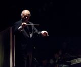 幻灯图：大剧院推出新版《茶花女》 观众身临其“镜”